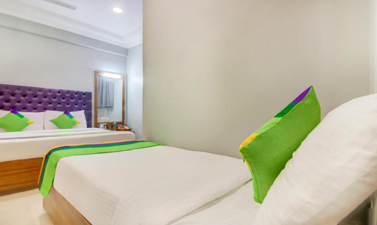 Treebo Cruz Royale Santacruz West Hotel Mumbai Exterior photo