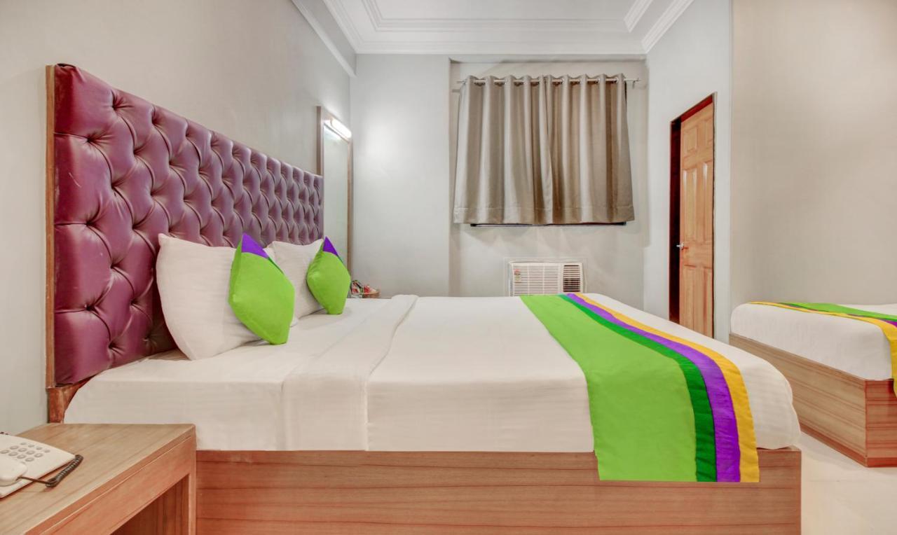Treebo Cruz Royale Santacruz West Hotel Mumbai Exterior photo